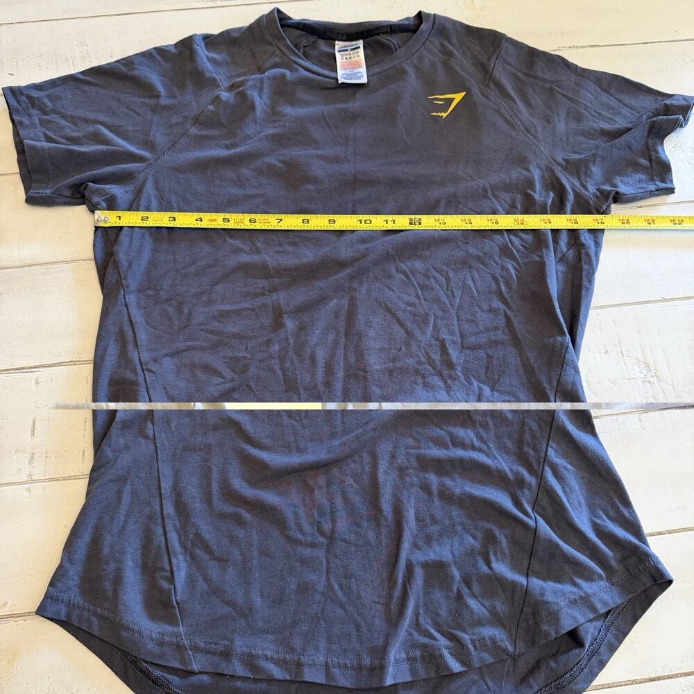Gymshark Tshirt Ladies Size Medium - Picture 2 of 5